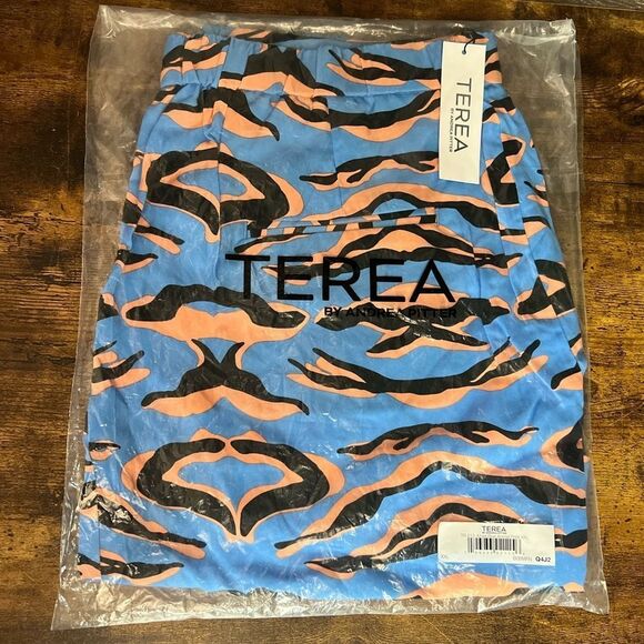 TEREA Andrea Pitter Azure Blue Animal Print Lexington Shorts, Size XXL. NWT! - Picture 4 of 7